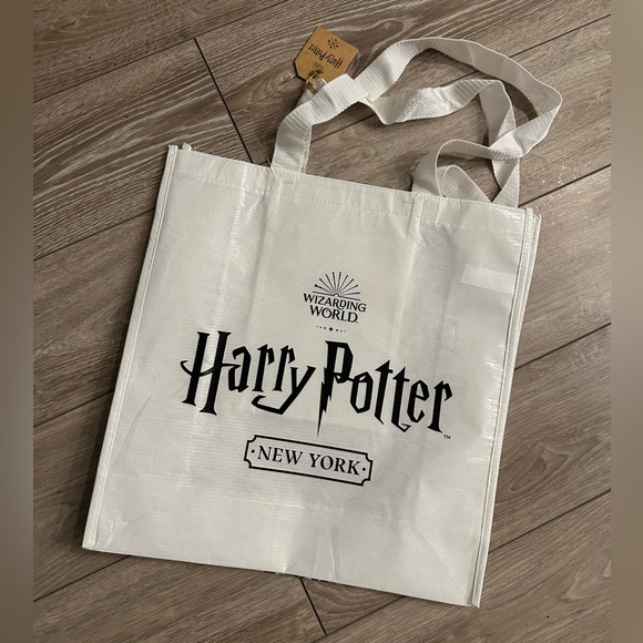 NWT Harry Potter newspaper white and black tote bag - Picture 1 of 5